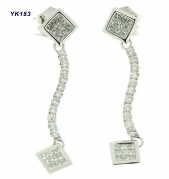Pendientes con brillantes — modelo PE-036