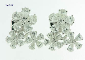 Pendientes con brillantes — modelo PE-001