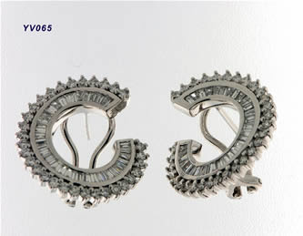 Pendientes con brillantes — modelo PE-019