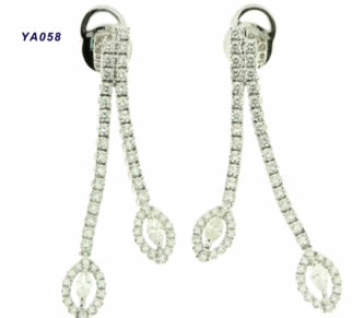 Pendientes con brillantes — modelo PE-008